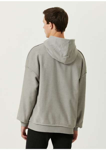 Gri Logo Baskılı Kapüşonlu Erkek Sweatshirt fiyatları