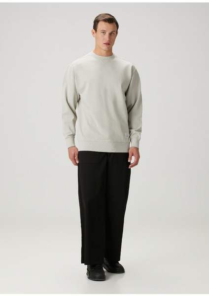 Açık Gri Logo Detaylı Sweatshirt fiyatları