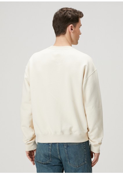 Beyaz Logo Baskılı Sweatshirt fırsatları