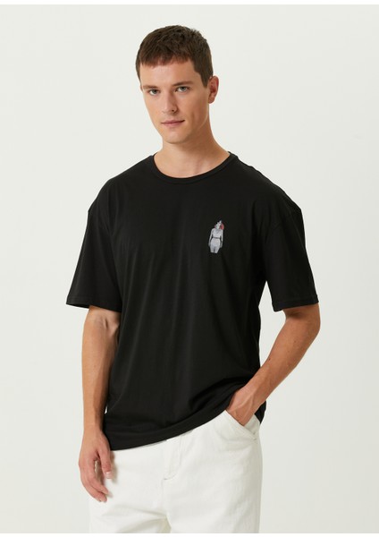 Siyah Baskı Detaylı T-Shirt