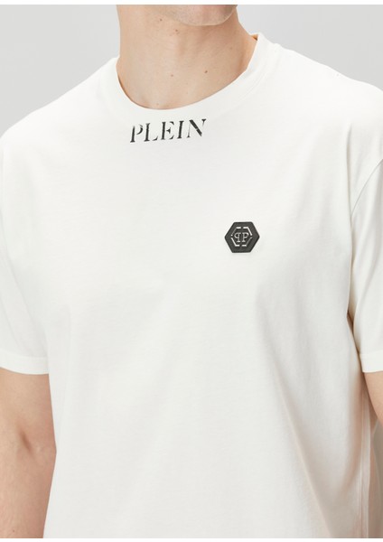 Kırık Beyaz Logo Detaylı T-Shirt indirimleri
