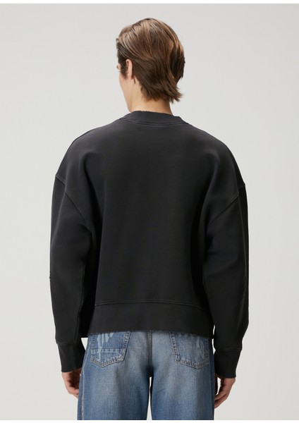 Siyah Logo Baskılı Yıpratma Detaylı Sweatshirt fırsatları