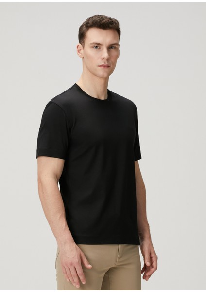 Siyah Logo Nakışlı T-Shirt