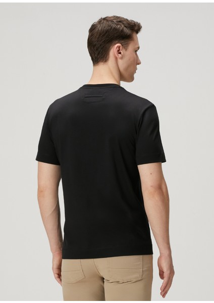 Siyah Logo Nakışlı T-Shirt fırsatları