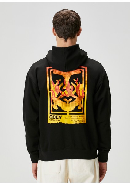 Siyah Kapüşonlu Logo Baskılı Sweatshirt fırsatları