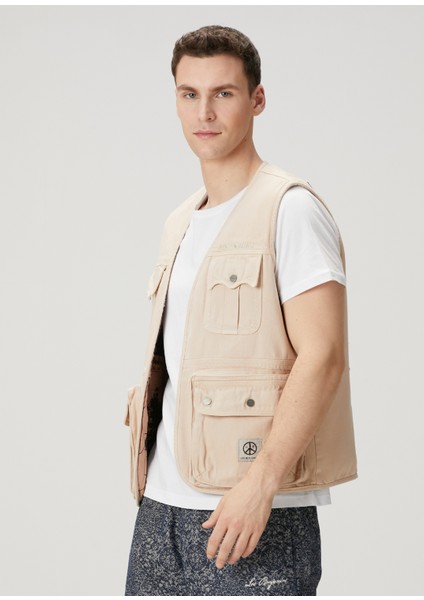 Bej Patch Detaylı Yelek