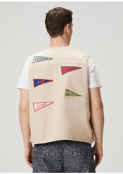 Bej Patch Detaylı Yelek