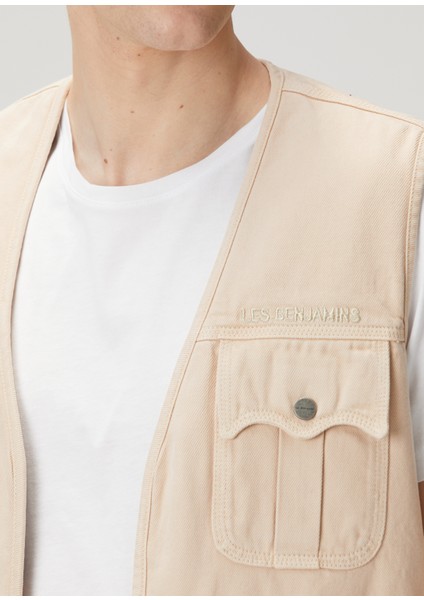 Bej Patch Detaylı Yelek