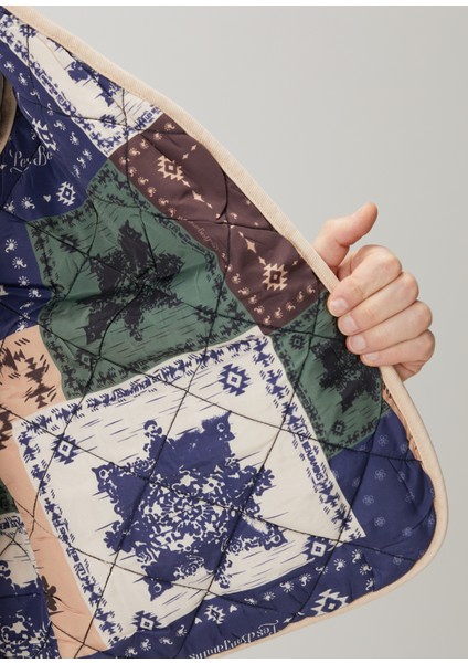 Bej Patch Detaylı Yelek