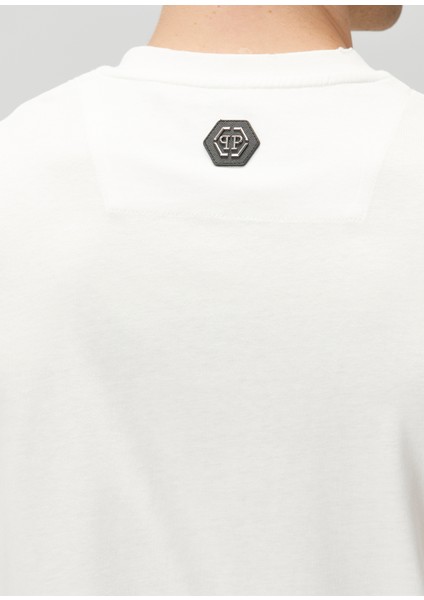 Beyaz Figür Baskılı Logo Detaylı T-Shirt