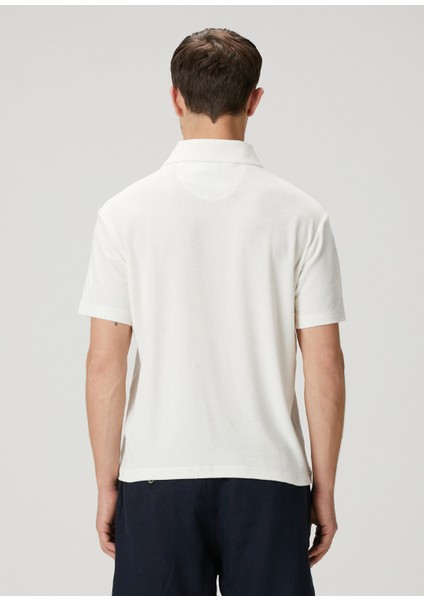 Beyaz Polo Yaka T-Shirt fırsatları