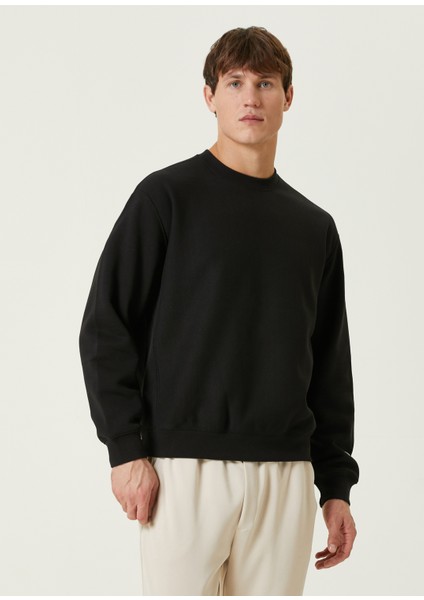 Siyah Logolu Sweatshirt