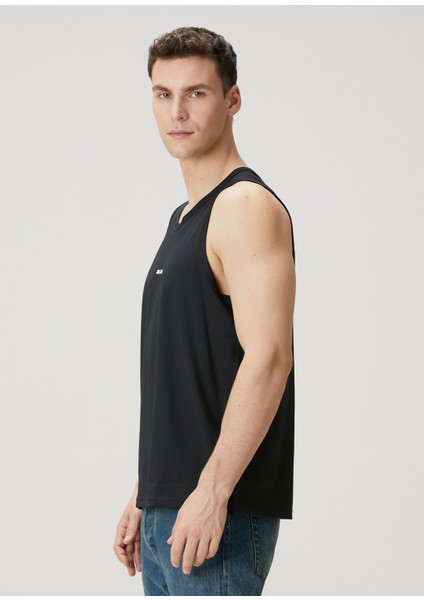 Siyah Logo Baskılı T-Shirt modelleri