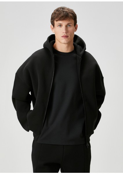 Siyah Kapüşonlu Sweatshirt