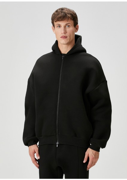 Siyah Kapüşonlu Sweatshirt