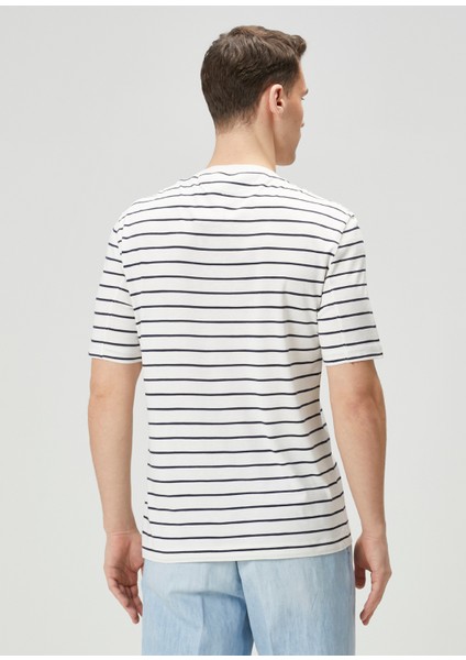 Mavi Beyaz Çizgi Desenli Ipek T-Shirt fırsatları