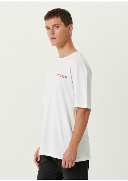 Beyaz Yazı Baskılı T-Shirt modelleri