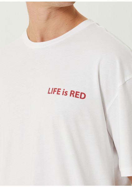 Beyaz Yazı Baskılı T-Shirt indirimleri