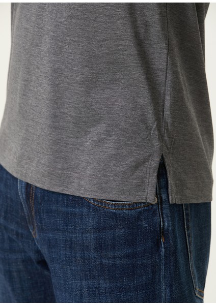 Gri Logo Patchli Ipek T-Shirt