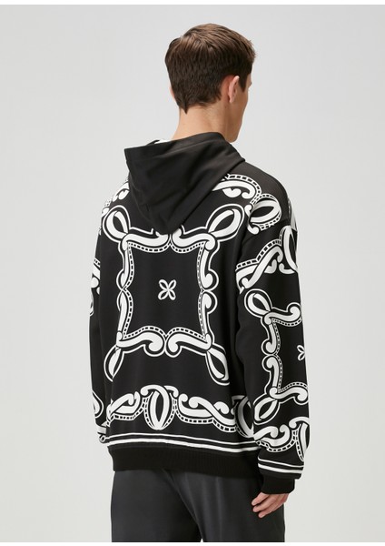 Siyah Beyaz Kapüşonlu Sweatshirt fırsatları