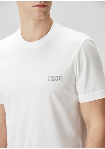 Beyaz Logo Nakışlı T-Shirt indirimleri