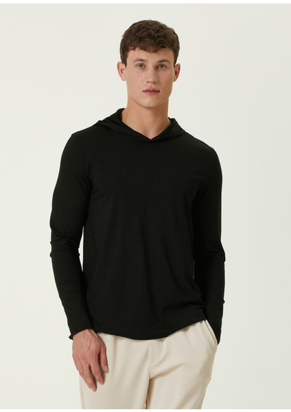 Siyah Kapüşonlu Sweatshirt