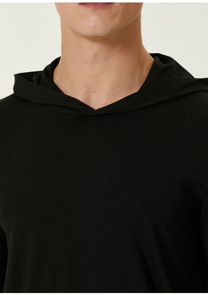 Siyah Kapüşonlu Sweatshirt