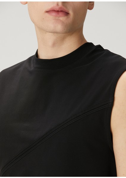 Siyah Cut-Out Detaylı Atlet