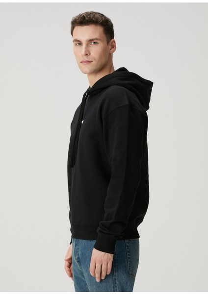 Siyah Kapüşonlu Logo Baskılı Sweatshirt modelleri