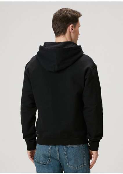 Siyah Kapüşonlu Logo Baskılı Sweatshirt fırsatları