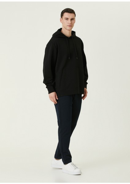 Siyah Kapüşonlu Logolu Sweatshirt