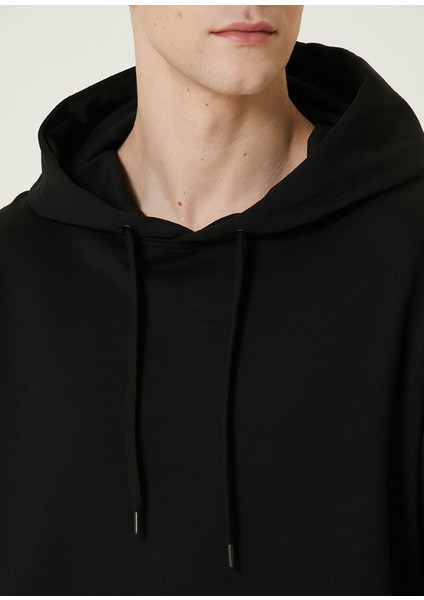 Siyah Kapüşonlu Logolu Sweatshirt