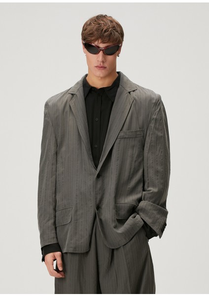 Gri Çizgi Desenli Oversized Ceket