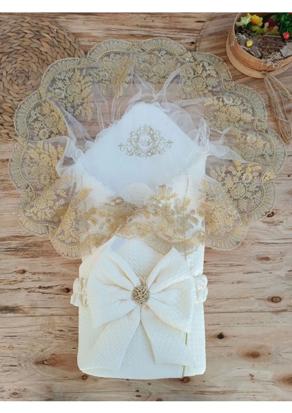 Yenidoğan Piramitland Taşlı Gold Güpür Işleme Bebek Battaniyesi Kundak Ekru