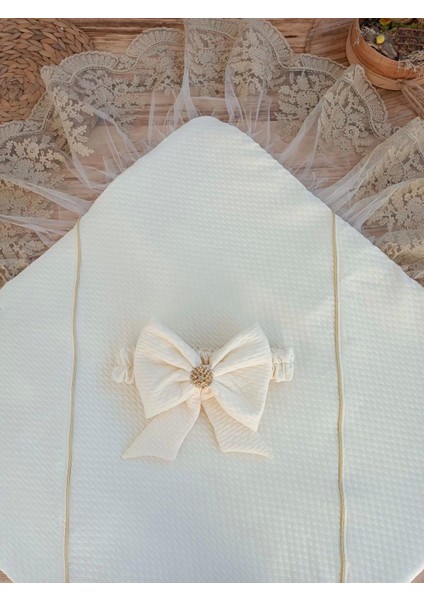 Yenidoğan Piramitland Taşlı Gold Güpür Işleme Bebek Battaniyesi Kundak Ekru modelleri