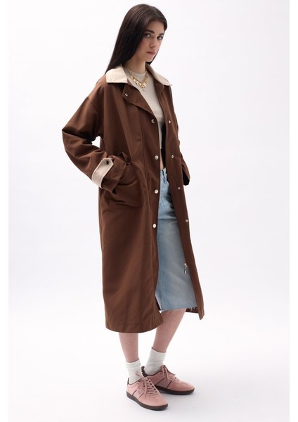 Yaka Detaylı Oversize Trençkot