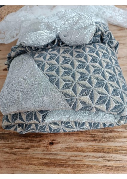 Yenidoğan Ultralüks Piramit Desenli Güpürlü Bebek Battaniyesi Kundak Gümüş indirimleri