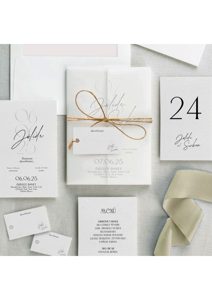 Mınımal Şeffaf Zarflı Düğün Davetiyesi