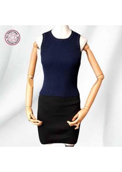 6921 Halter Yaka Boncuk Işlemeli Lacivert Bluz - 38/40