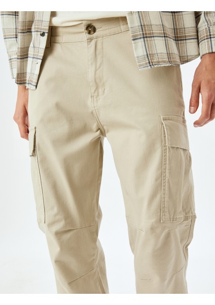 Pamuklu Gabardin Cep Detaylı Düğmeli Beli Lastikli Jogger Pantolon