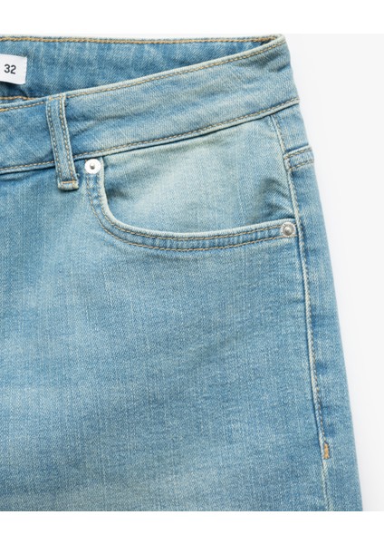 Katlamalı Paça Bermuda Slim Fit Denim Şort