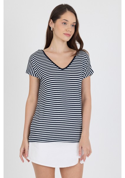 Ön Arka V Yaka Siyah Kadın T-Shirt 0003