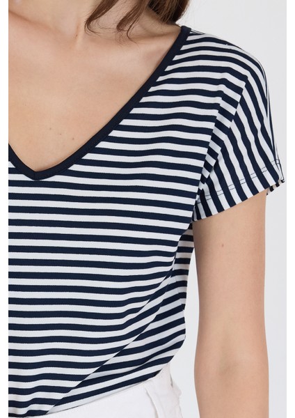 Ön Arka V Yaka Siyah Kadın T-Shirt 0003 fırsatları