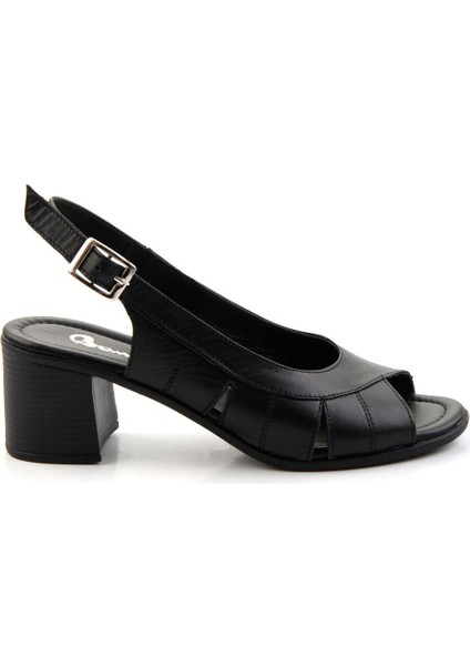 Siyah Leather Kadın Klasik Topuklu Ayakkabı K05040030303