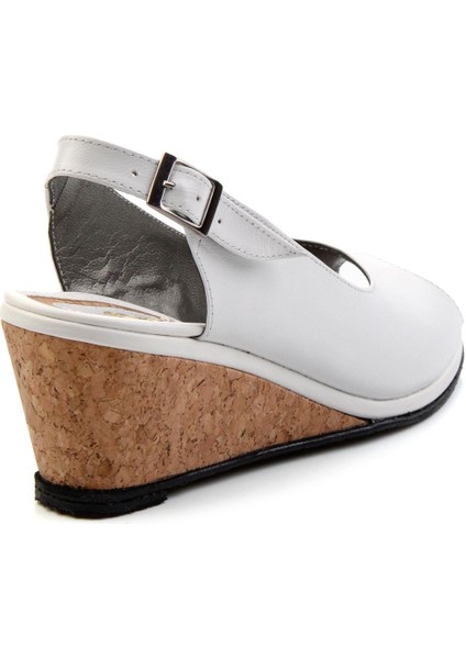 Beyaz Leather Kadın Sandalet K05582032103 fırsatları