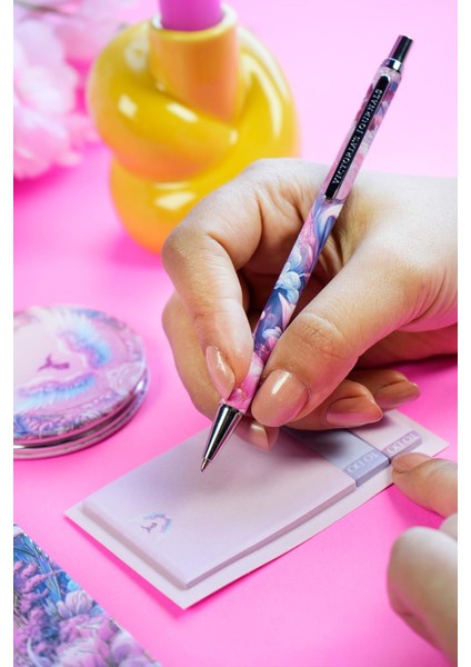 Kutulu Set, Sert Kapaklı Defter , Metal Gövdeli Tükenmez Kalem, Ayna ve 3 Lü Post It. fırsatları