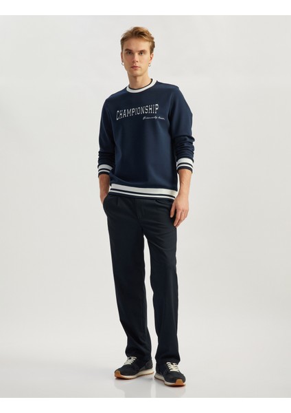 Yeni Sezon Bisiklet Yaka Pamuk Karışımlı Şerit Detaylı Slogan Baskılı Sweatshirt fiyatları
