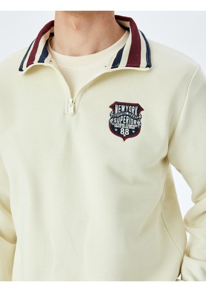 Yeni Sezon Baskılı Pamuk Karışımlı Yaka Detaylı Şardonlu Yarım Fermuarlı Sweatshirt indirimleri