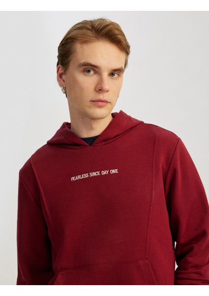 Yeni Sezon Uzun Kollu Pamuk Karışımlı Cepli Slogan Baskılı Kapşonlu Sweatshirt