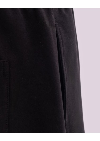 Siyah Basıc Short indirimleri